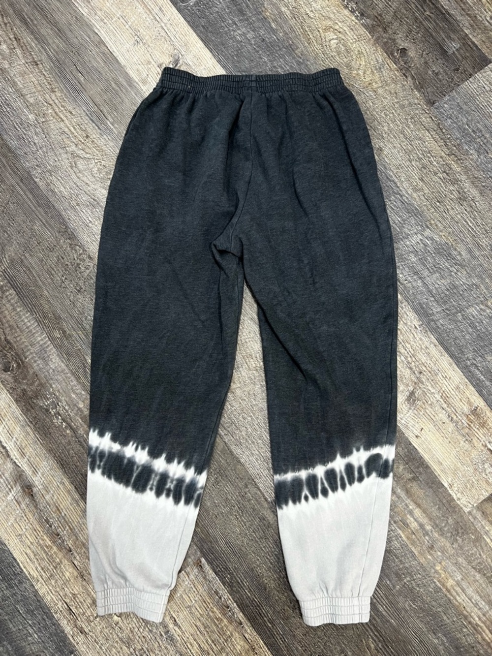 PINK Victoria's Secret Charcoal Gray Tie Dye Lounge Pullover - Picture 2 of 5